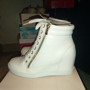 Wedge sneakers